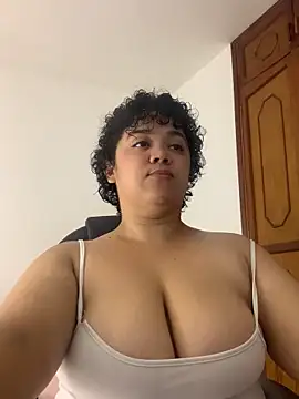 Snapshot of Mrskary chatting on 10/15/25, 03:38 Mrskary online show from 10/15/25, 03:38