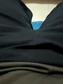 beautiful hands  online show from 09/29/25, 07:48