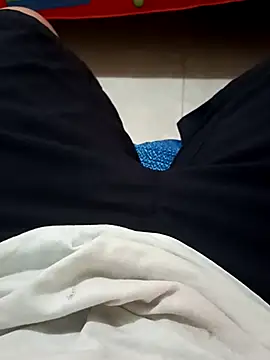 beautiful hands  online show from 10/18/25, 09:55