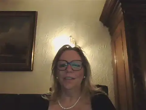 Snapshot of Silkesquirt chatting on 12/13/24, 07:15 Silkesquirt online show from 12/13/24, 07:15