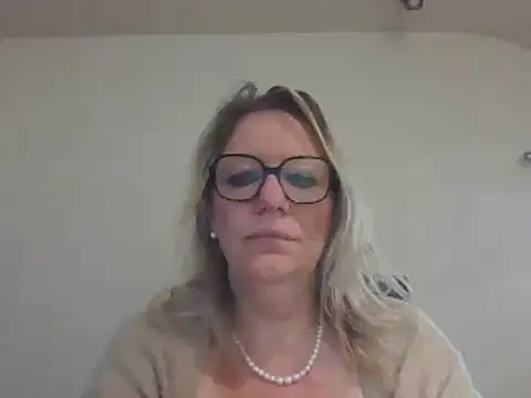Snapshot of Silkesquirt chatting on 01/12/25, 08:46 Silkesquirt online show from 01/12/25, 08:46