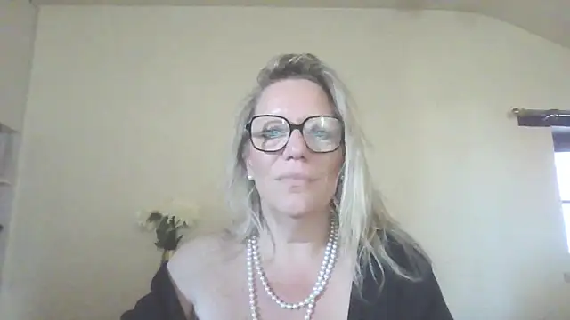 Snapshot of Silkesquirt chatting on 09/10/25, 07:07 Silkesquirt online show from 09/10/25, 07:07