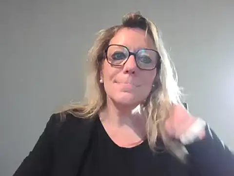 Snapshot of Silkesquirt chatting on 03/06/25, 07:47 Silkesquirt online show from 03/06/25, 07:47