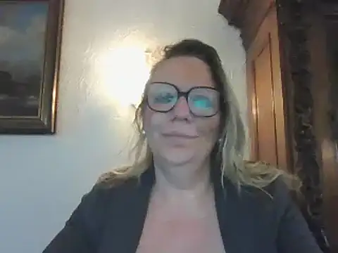 Snapshot of Silkesquirt chatting on 02/28/25, 07:48 Silkesquirt online show from 02/28/25, 07:48