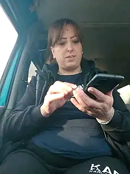 Snapshot of larylary6969 chatting on 02/14/25, 01:29 larylary6969 online show from 02/14/25, 01:29