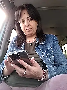 Snapshot of larylary6969 chatting on 10/21/25, 09:09 larylary6969 online show from 10/21/25, 09:09