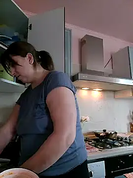 Snapshot of larylary6969 chatting on 12/12/24, 12:22 larylary6969 online show from 12/12/24, 12:22