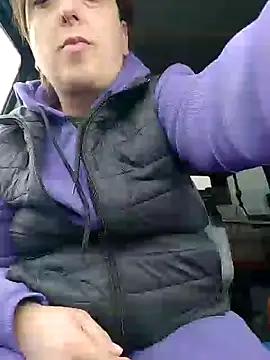 Snapshot of larylary6969 chatting on 01/03/25, 08:43 larylary6969 online show from 01/03/25, 08:43