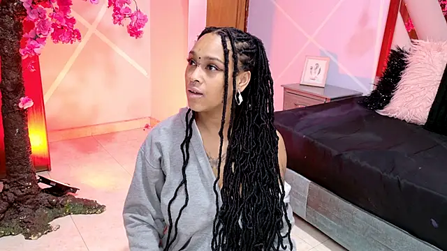 Elith noa online show from 11/18/25, 07:28