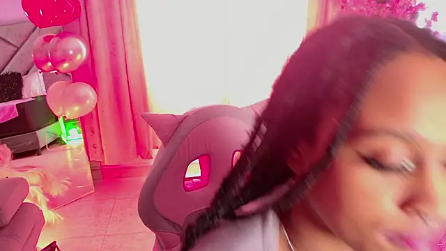 Snapshot of Elith_noa chatting on 02/18/26, 07:43 Elith noa online show from 02/18/26, 07:43