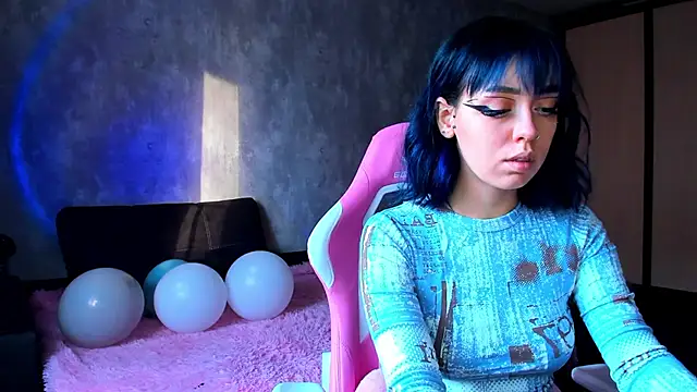 Asuna yuuki    online show from 12/18/24, 07:58