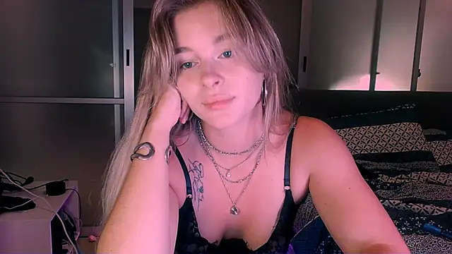 Eva Jaya online show from 10/08/25, 12:07