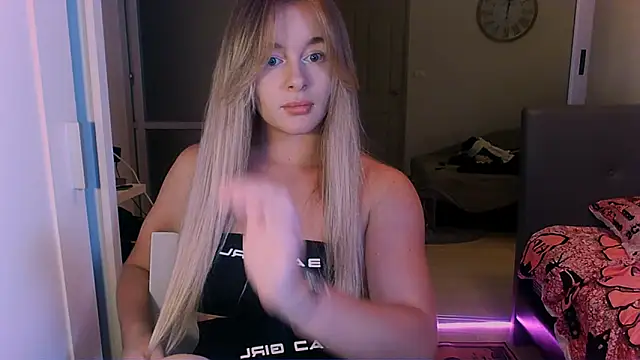 Eva Jaya online show from 10/24/25, 12:15