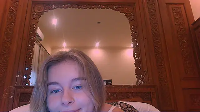 Eva Jaya online show from 11/11/25, 05:13