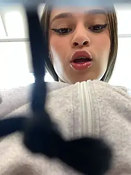 Snapshot of shaina_vasquez chatting on 03/07/25, 06:22 shaina vasquez online show from 03/07/25, 06:22