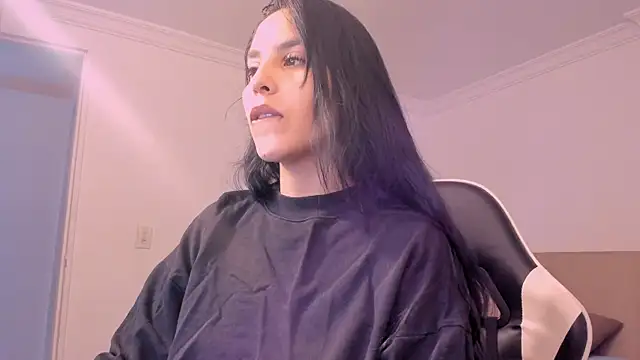Snapshot of _miaquevedo_ chatting on 07/21/26, 03:57 miaquevedo online show from 07/21/26, 03:57