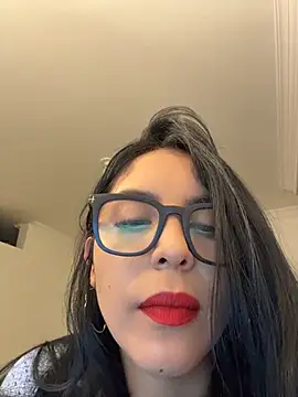 Snapshot of _miaquevedo_ chatting on 05/04/26, 12:41 miaquevedo online show from 05/04/26, 12:41