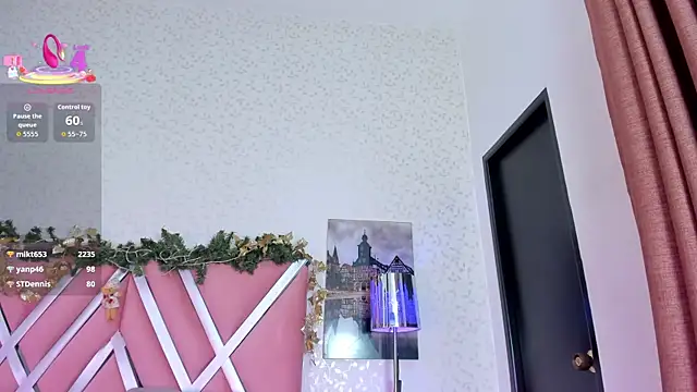  miaquevedo  online show from 12/13/25, 08:04