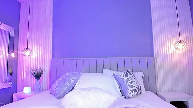 Snapshot of CaitlynCouper chatting on 10/01/25, 10:57 CaitlynCouper online show from 10/01/25, 10:57