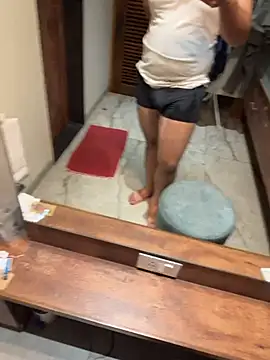 versatile guy01 online show from 10/20/25, 07:03