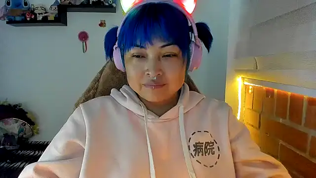 Shaddycute  online show from 10/21/25, 10:09