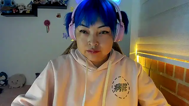 Shaddycute  online show from 10/21/25, 10:03