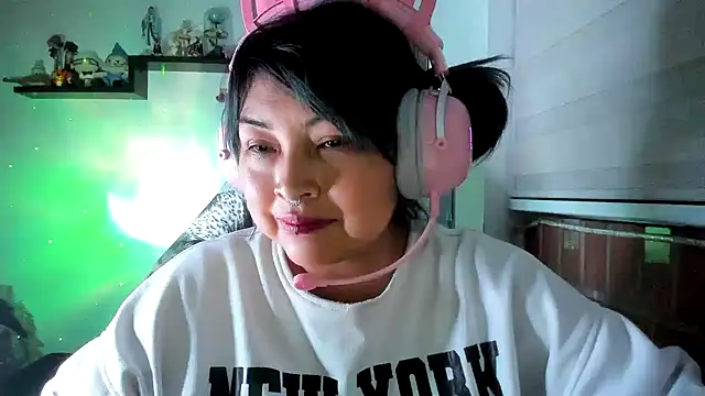 Shaddycute  online show from 05/20/26, 03:03