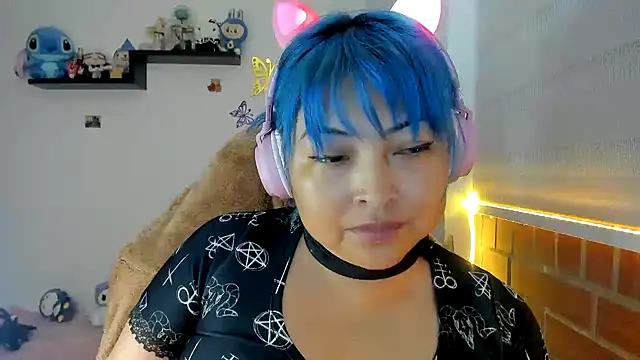 Shaddycute  online show from 11/25/25, 01:55