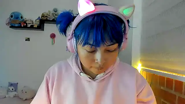 Shaddycute  online show from 10/26/25, 04:51