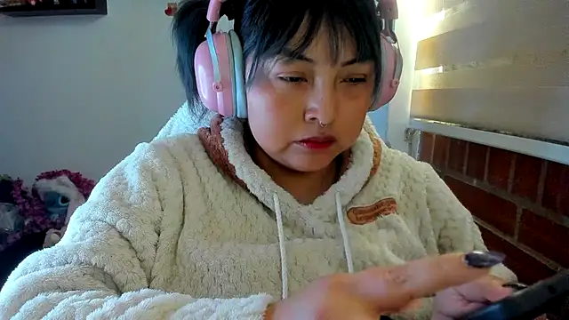 Snapshot of Shaddycute_ chatting on 06/11/26, 04:15 Shaddycute online show from 06/11/26, 04:15