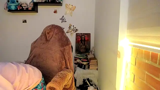 Shaddycute  online show from 12/21/25, 01:02