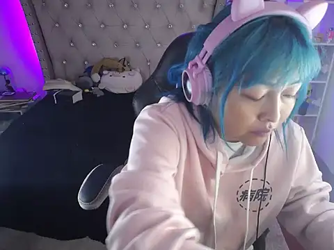 Shaddycute  online show from 02/15/25, 10:00