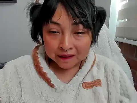 Snapshot of Shaddycute_ chatting on 06/15/26, 06:07 Shaddycute online show from 06/15/26, 06:07