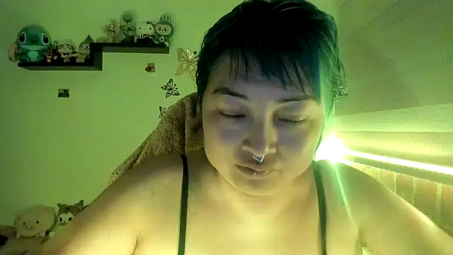 Shaddycute  online show from 12/23/25, 01:16