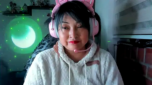 Shaddycute  online show from 05/18/26, 03:06