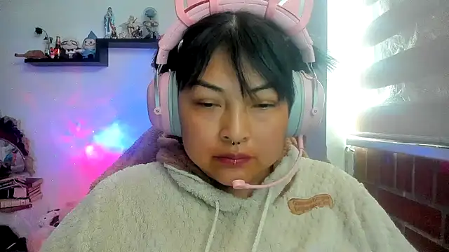 Shaddycute  online show from 04/10/26, 06:37