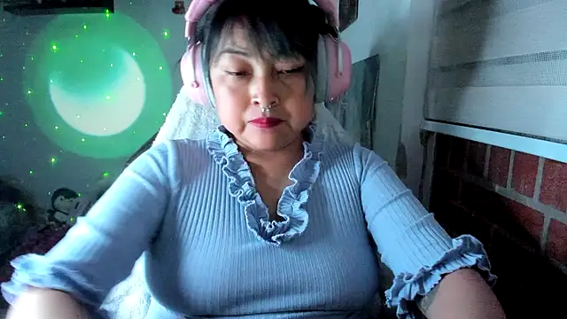 Snapshot of Shaddycute_ chatting on 06/18/26, 11:43 Shaddycute online show from 06/18/26, 11:43