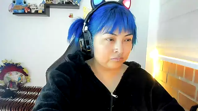 Shaddycute  online show from 10/22/25, 03:00