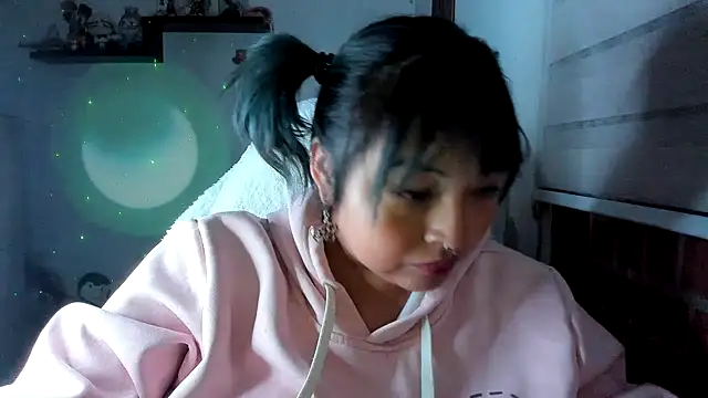 Snapshot of Shaddycute_ chatting on 06/20/26, 03:22 Shaddycute online show from 06/20/26, 03:22