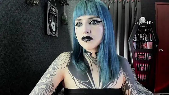 Snapshot of DimmuandDarkness chatting on 02/07/25, 04:27 DimmuandDarkness online show from 02/07/25, 04:27