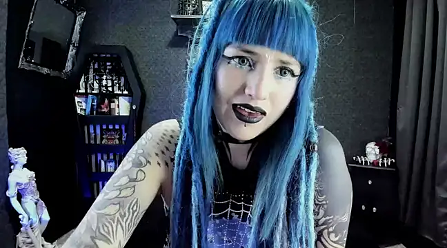 Snapshot of DimmuandDarkness chatting on 12/18/24, 05:37 DimmuandDarkness online show from 12/18/24, 05:37