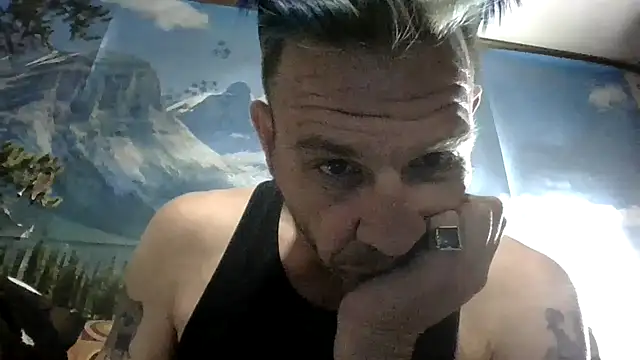 Snapshot of gettinit2wice chatting on 07/04/26, 11:27 gettinit2wice online show from 07/04/26, 11:27