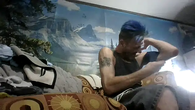 Snapshot of gettinit2wice chatting on 07/05/26, 11:00 gettinit2wice online show from 07/05/26, 11:00