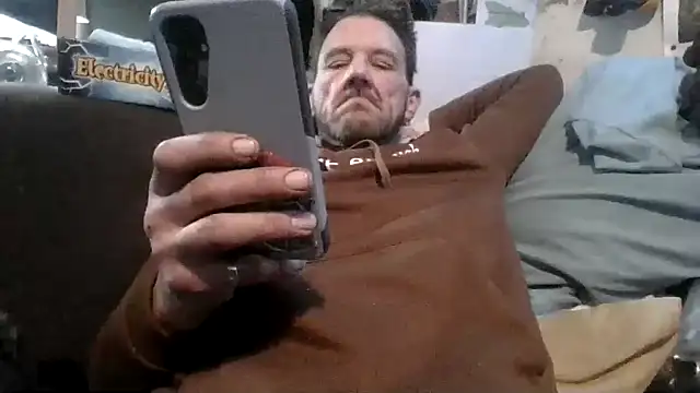 Snapshot of gettinit2wice chatting on 12/01/25, 03:40 gettinit2wice online show from 12/01/25, 03:40