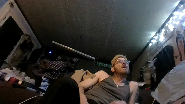 gettinit2wice online show from 12/22/25, 12:49
