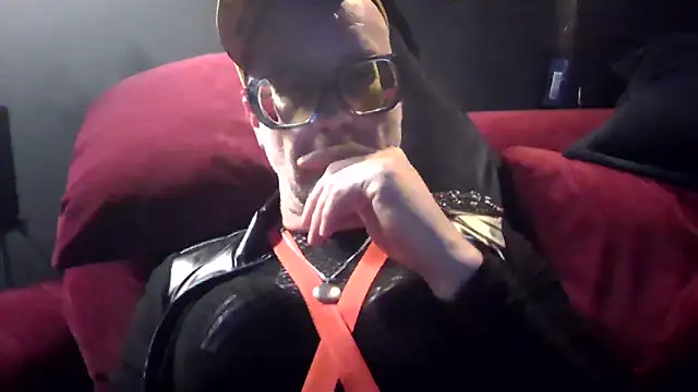 Snapshot of biffboff123 chatting on 05/25/26, 03:06 biffboff123 online show from 05/25/26, 03:06