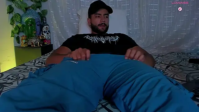 Snapshot of Jaxxon_ chatting on 10/03/25, 12:03 Jaxxon online show from 10/03/25, 12:03