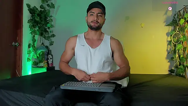 Snapshot of Jaxxon_ chatting on 03/06/25, 04:17 Jaxxon online show from 03/06/25, 04:17