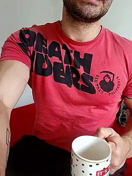 Snapshot of LEIRIS_Y_FRED_01 chatting on 10/16/25, 01:08 LEIRIS Y FRED 01 online show from 10/16/25, 01:08