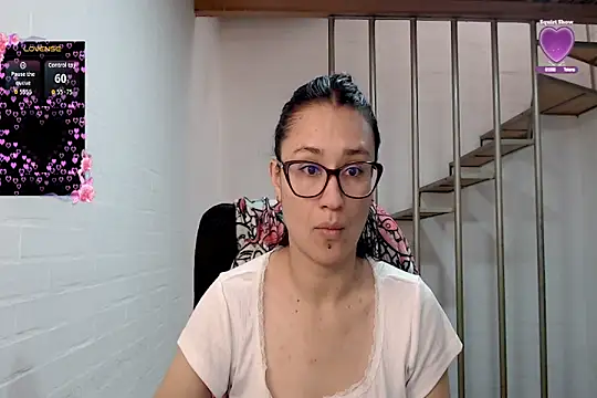 Snapshot of Jessie_Desire chatting on 02/10/26, 06:40 Jessie Desire online show from 02/10/26, 06:40